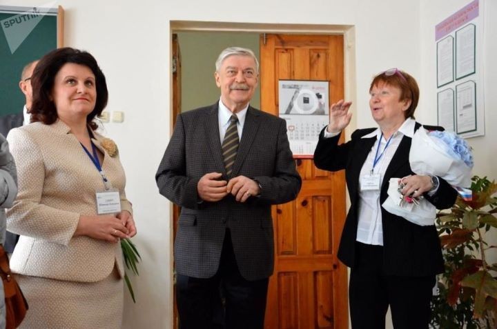 Посол Лукьянов в Бресте: родные школы, Россотрудничество и память о войне
