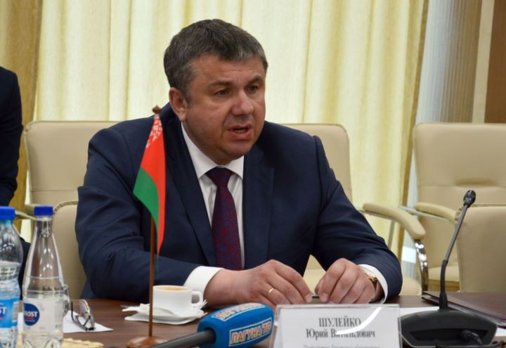 Посол России попробовал брестские продукты и призвал страны сближаться