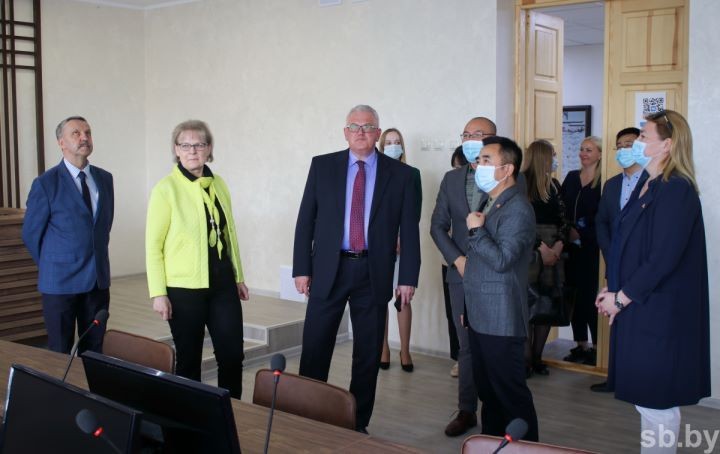 Министр образования посетил БрГУ им. А.С. Пушкина