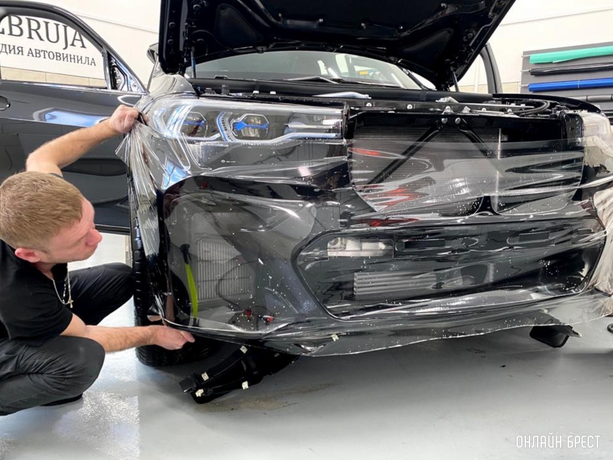 Первый сертифицированный установочный центр антигравийных и тонировочных пленок LLumar в Бресте – студия автовинила и детейлинга «ZBRUJA»