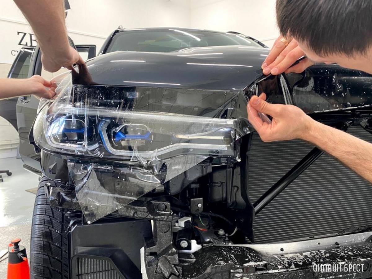 Первый сертифицированный установочный центр антигравийных и тонировочных пленок LLumar в Бресте – студия автовинила и детейлинга «ZBRUJA»