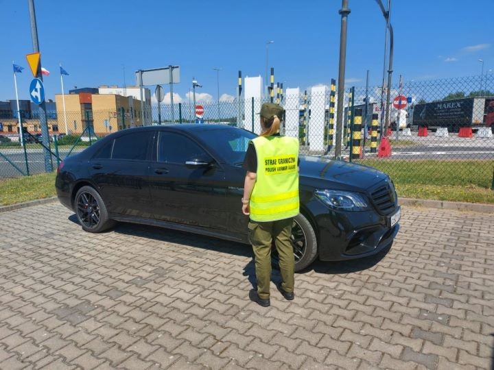 Белорус лишился на польской границе автомобиля Mercedes