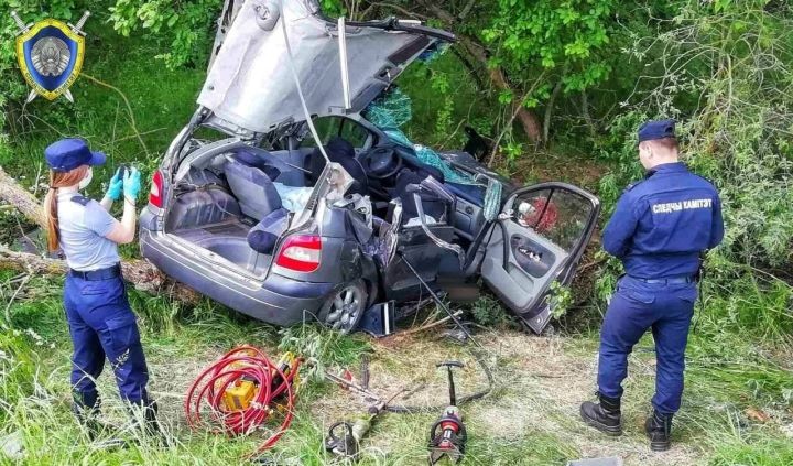 Трагедия в Гродненской области: в ДТП погибли две школьницы, они ехали на выпускной вечер