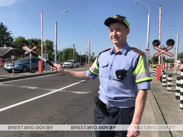 В Бресте сотрудники ГАИ дежурили вблизи железнодорожных переездов