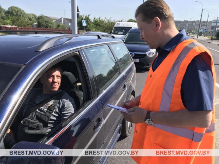 В Бресте сотрудники ГАИ дежурили вблизи железнодорожных переездов