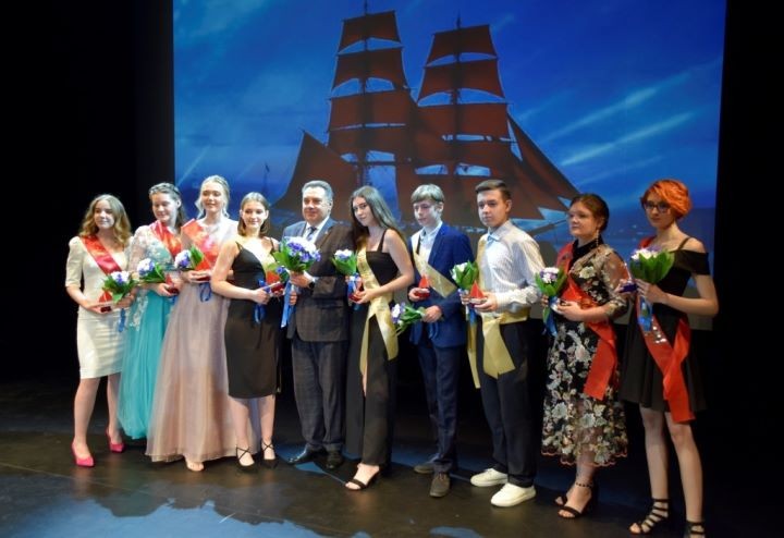 В Бресте выпускникам вручили медали