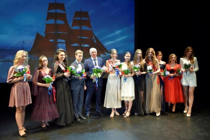 В Бресте выпускникам вручили медали