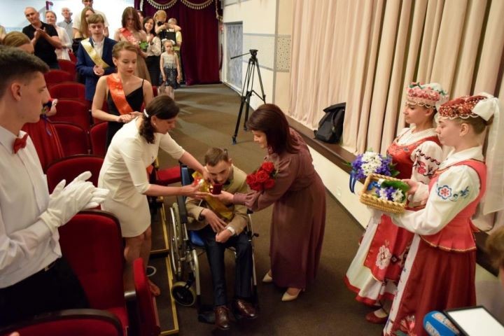 В Бресте выпускникам вручили медали