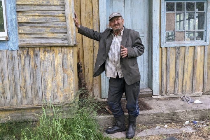 Волонтеры третий месяц подряд доставляют продукты жителям Пинского района, оставшимся без пенсии