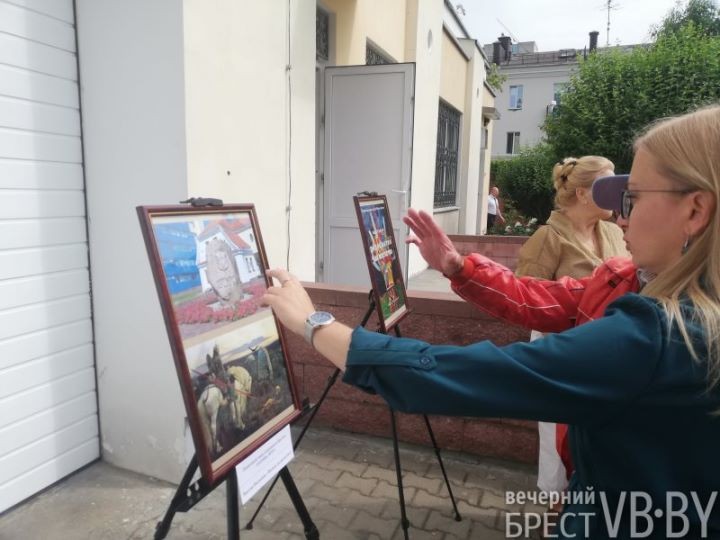 На территории Генерального консульства России был высажен свой сад в память о погибших в годы Великой Отечественной войны.