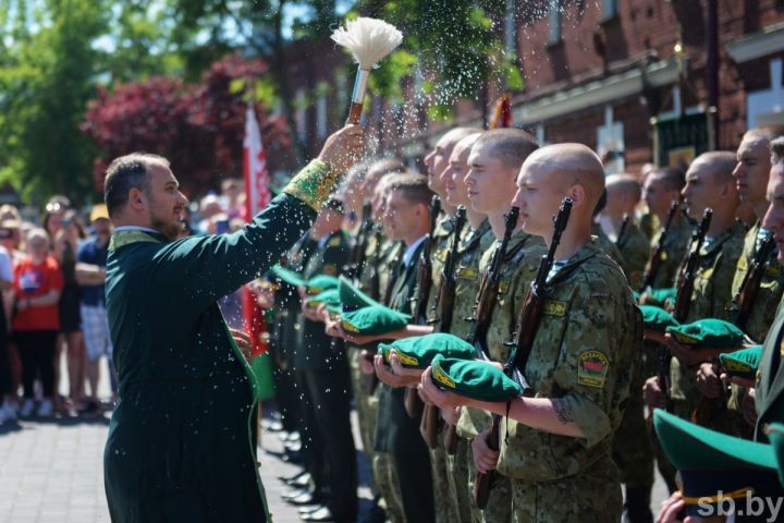Новобранцы-пограничники приняли присягу в Брестской крепости. Фоторепортаж