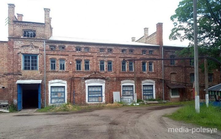 Группа путешественников из Бреста оценила красоту Полесья и его богатую на события историю