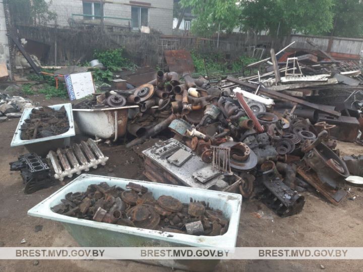 В Пинске оперативники изъяли более 2,5 т металлолома