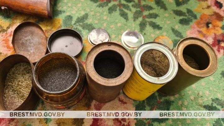 В Пружанах местный житель незаконно хранил ружье и порох