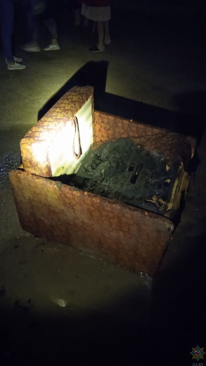 В Каменце на пожаре спасли троих человек. Двое из них в реанимации. МЧС рассказало подробности