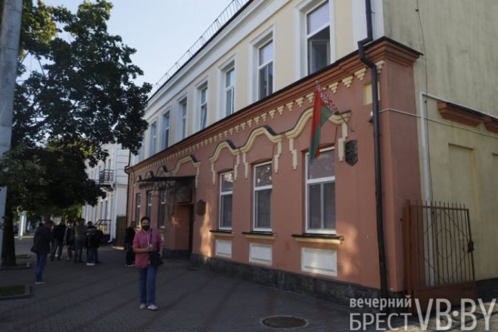 Почему брестские подростки будут получать стоматологическую помощь в поликлиниках для взрослых?