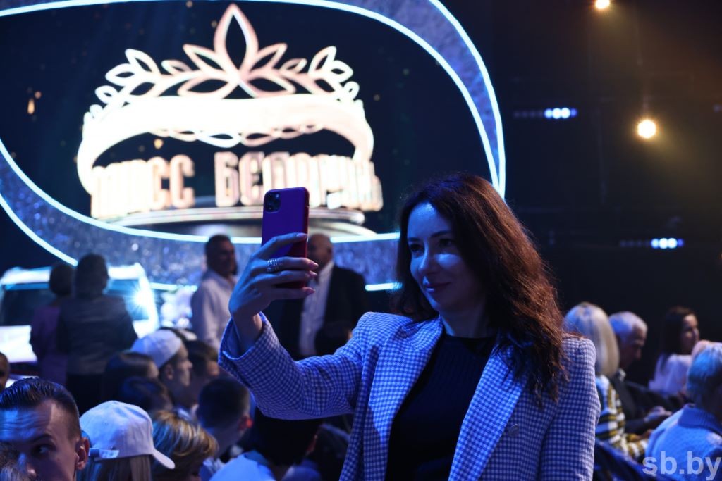 Финал конкурса «Мисс Беларусь» стартовал в Минске. Среди зрителей шоу Александр Лукашенко