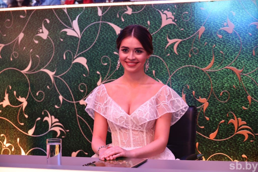Финал конкурса «Мисс Беларусь» стартовал в Минске. Среди зрителей шоу Александр Лукашенко