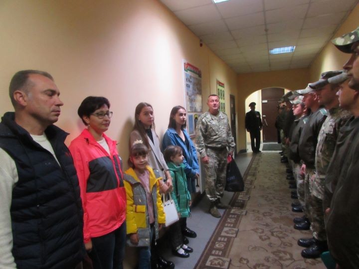 Помощь многодетной семье от военнослужащих в Бресте