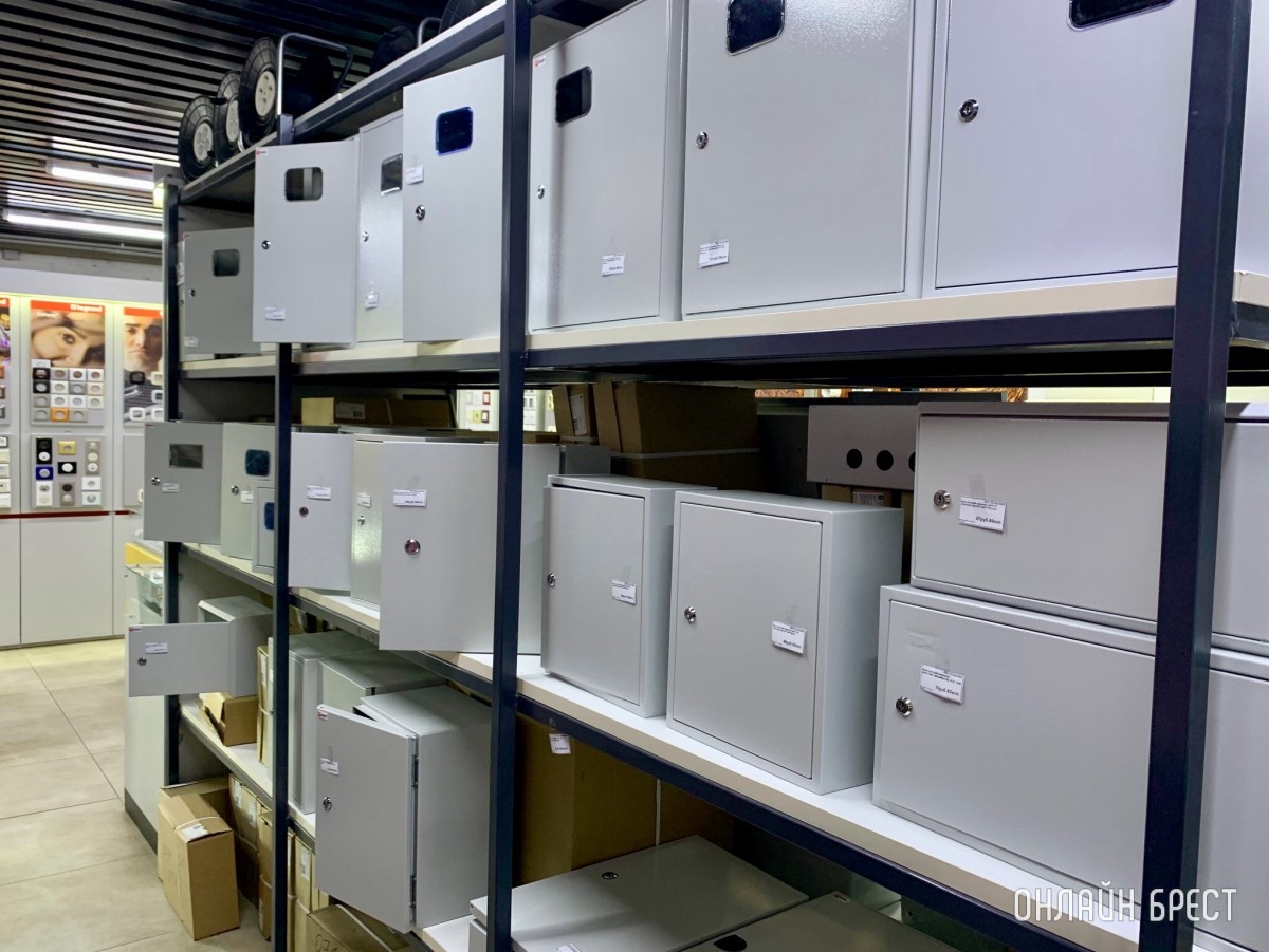 Здесь ВСЯ ЭЛЕКТРИКА для вашего дома! В большом магазине на Пушкинской в Бресте обслуживают под ключ