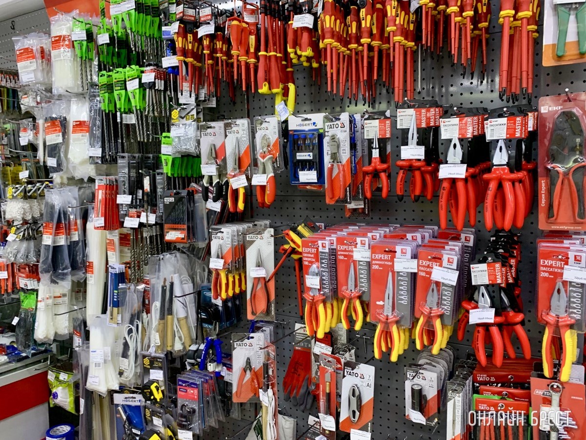 Здесь ВСЯ ЭЛЕКТРИКА для вашего дома! В большом магазине на Пушкинской в Бресте обслуживают под ключ