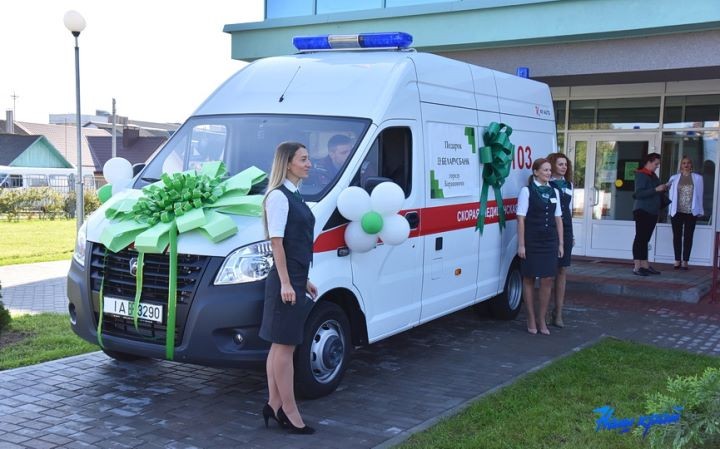 ГАЗель NEXT подарил скорой помощи Барановичей «Беларусбанк»