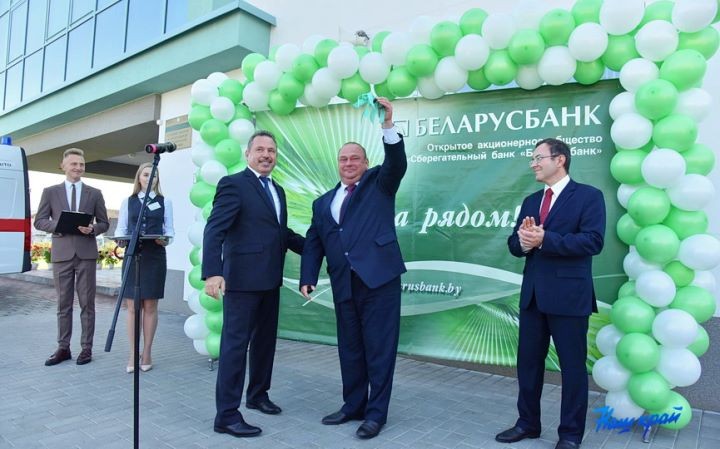 ГАЗель NEXT подарил скорой помощи Барановичей «Беларусбанк»