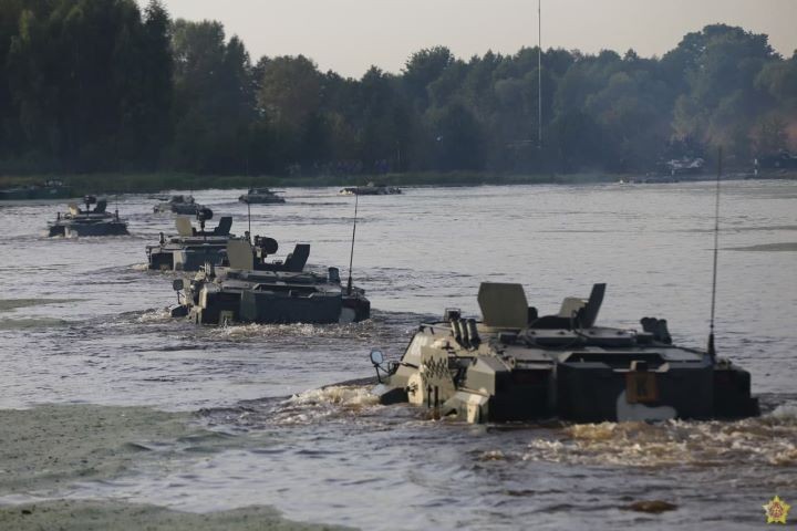 Марш с полигона «Доманово» на полигон «Брестский» с преодолением водной преграды. Фоторепортаж