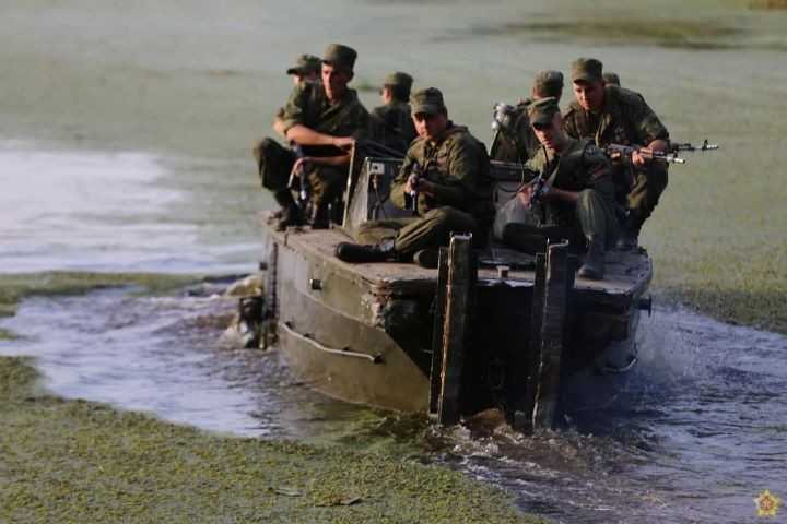 Марш с полигона «Доманово» на полигон «Брестский» с преодолением водной преграды. Фоторепортаж