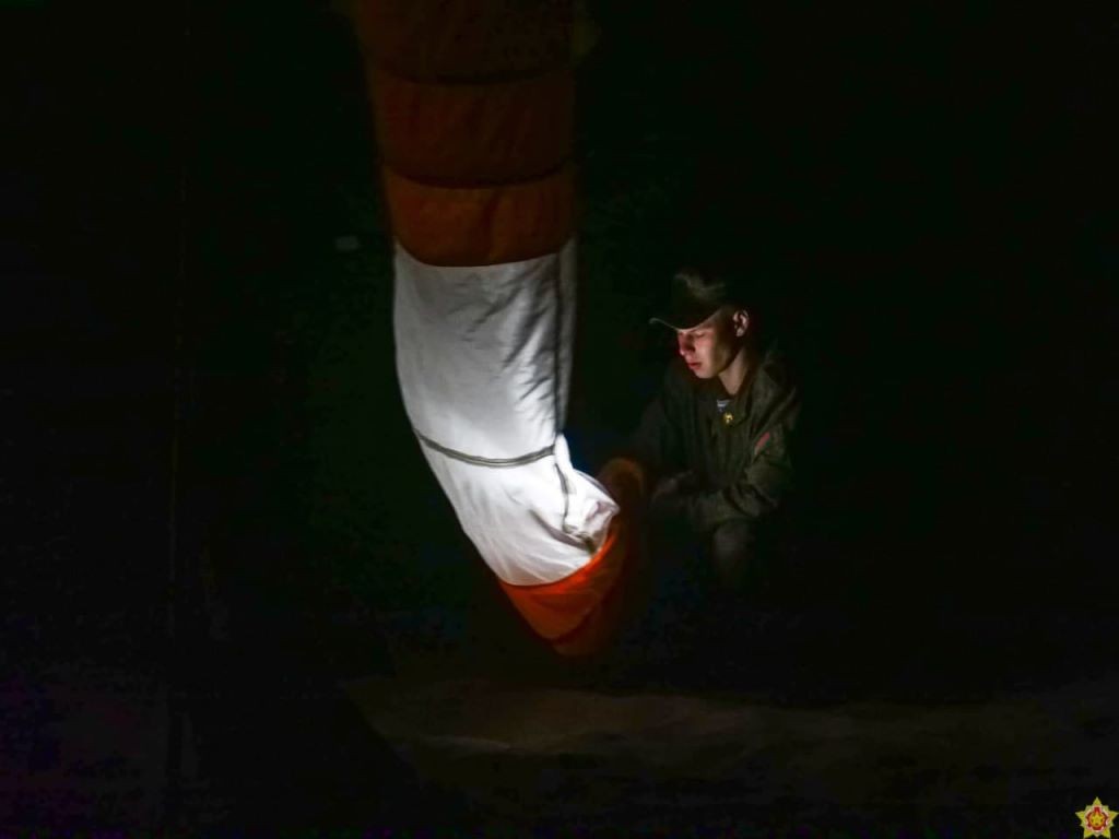 Смотрите, как прошло ночное десантирование под Брестом 