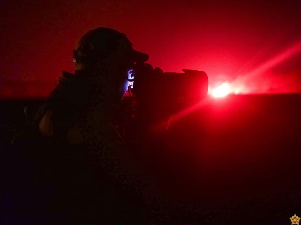 Смотрите, как прошло ночное десантирование под Брестом 