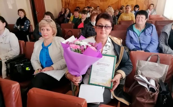 «И выслушаем, и совет дадим». Как в Барановичском районе трудятся продавцы, работа которых отмечена на областном уровне