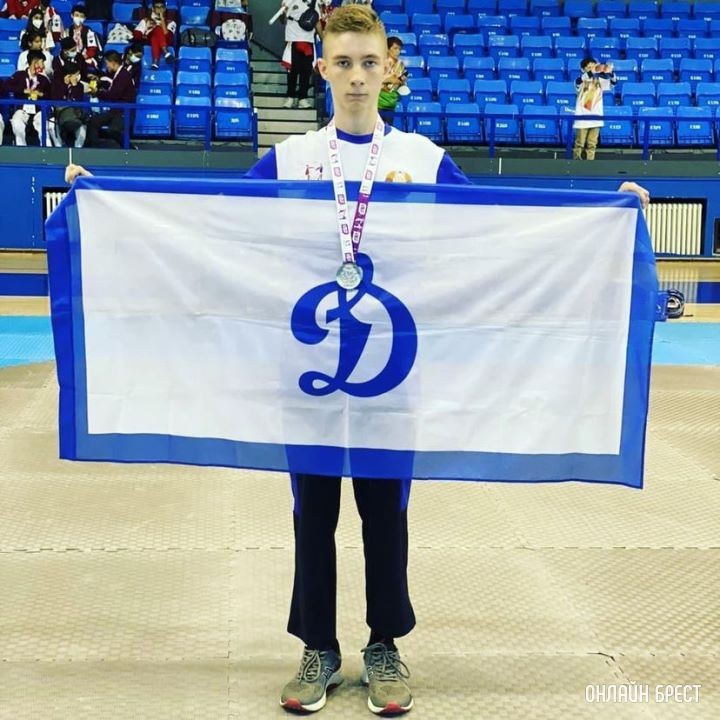 Юный брестчанин завоевал «серебро» по таэквондо на Всемирных школьных спортивных играх.