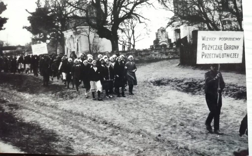 Под слоем штукатурки в Каменецком районе открылась интересная надпись