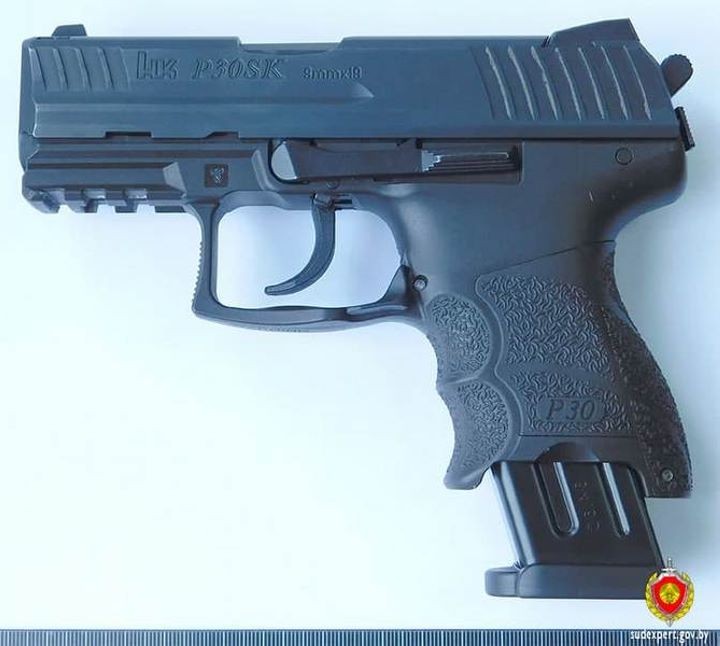 Брестчанин обнаружил пистолет и патроны в приобретенном им автомобиле