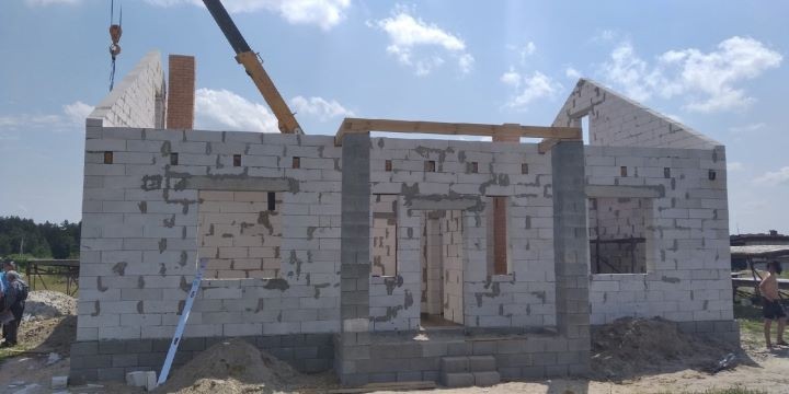 ПМК-5 показало, как строится дом для многодетной семьи в Сошно (Брестская область)