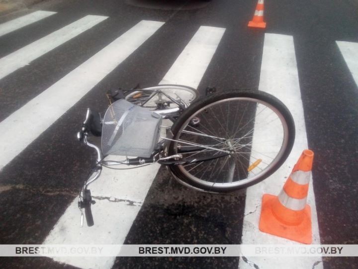 В Березе женщина-водитель сбила велосипедиста