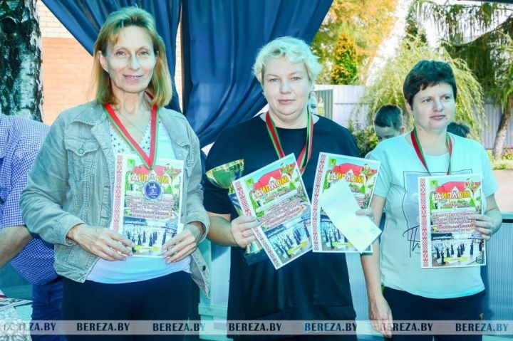 Десятый чемпионат по напольным шашкам прошел в Березе