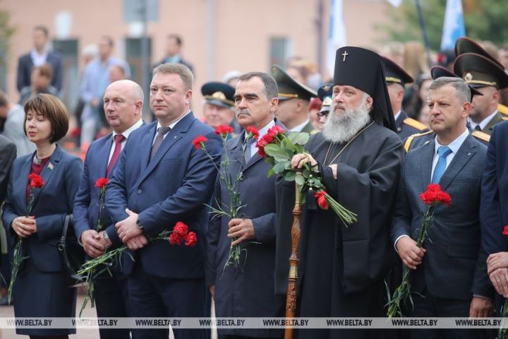 Мемориальную доску павшим за воссоединение Беларуси открыли в Бресте