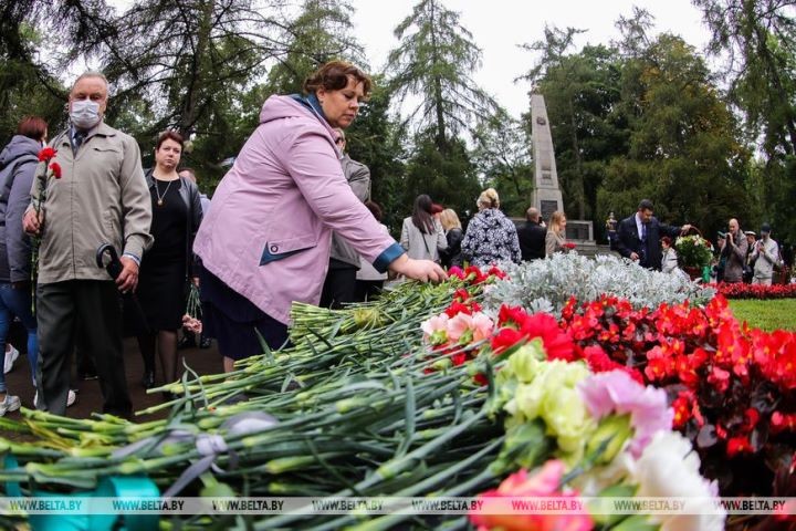 Мемориальную доску павшим за воссоединение Беларуси открыли в Бресте