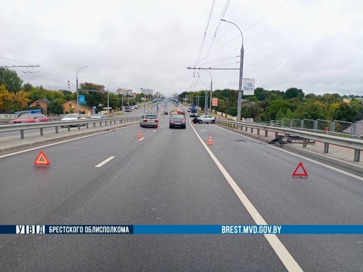 Подробности ДТП на Кобринском мосту в Бресте