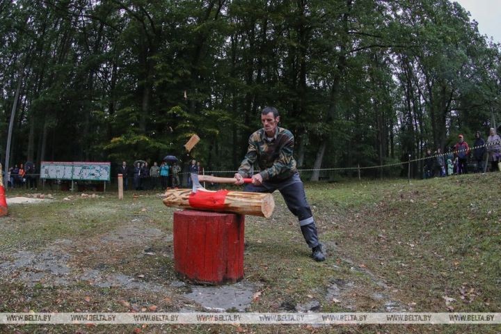 Работники лесного хозяйства отметили профессиональный праздник. Фоторепортаж из Беловежской пущи