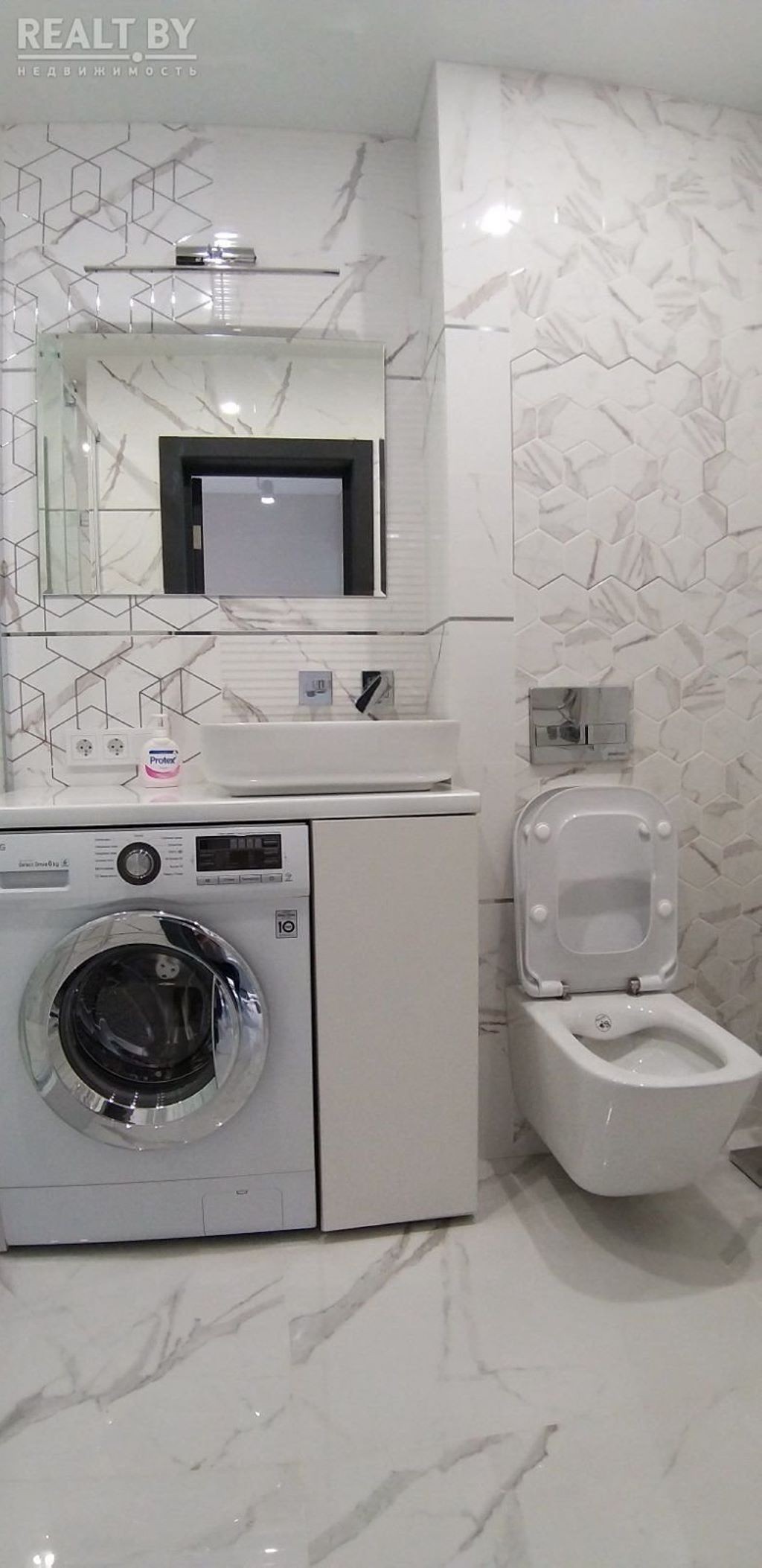 Нашли самую дорогую квартиру-студию в Бресте. Вот как она выглядит изнутри