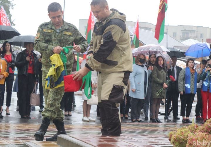В Ганцевичах прошла церемония захоронения останков летчиков, погибших в ВОВ на территории района