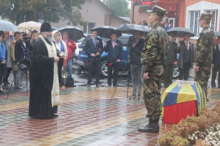 В Ганцевичах прошла церемония захоронения останков летчиков, погибших в ВОВ на территории района