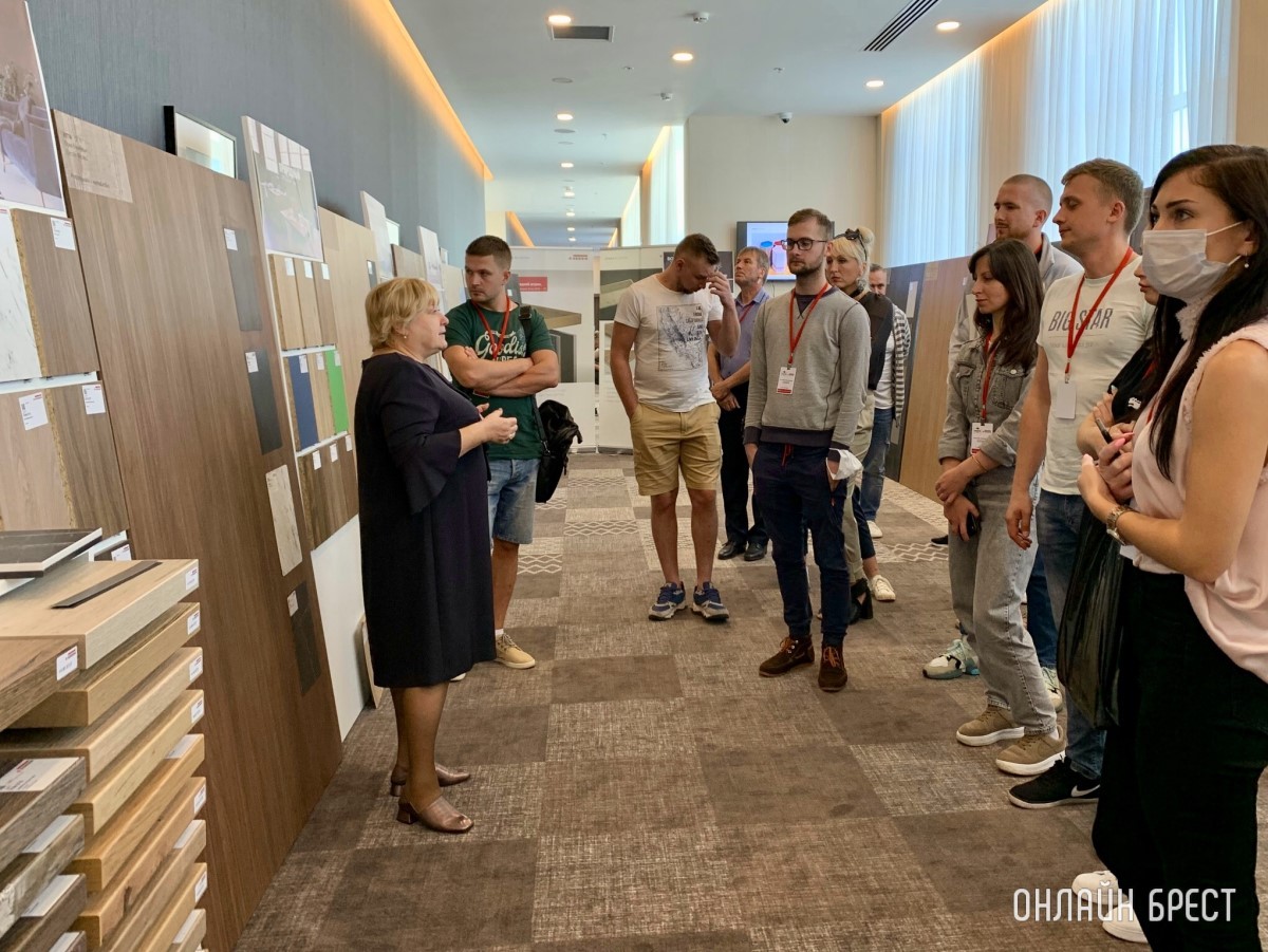 «Авантаж трейд» – официальный дилер компании EGGER – представил в Бресте новую коллекцию декоров для производства мебели 2020-2023. Фотообзор