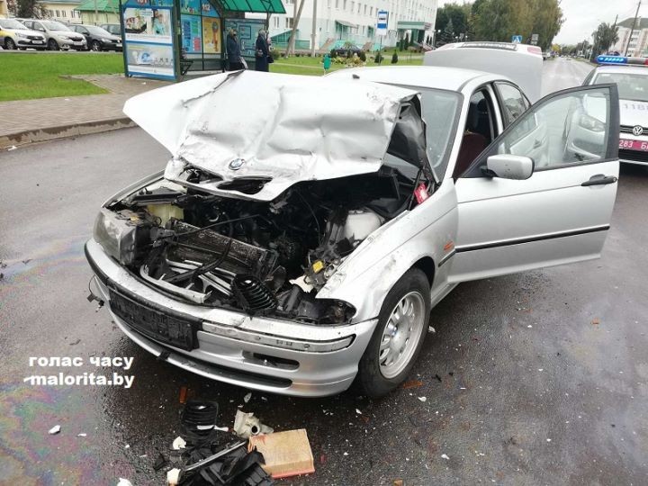 Авария в Малорите: «БМВ» столкнулся с «Ауди»