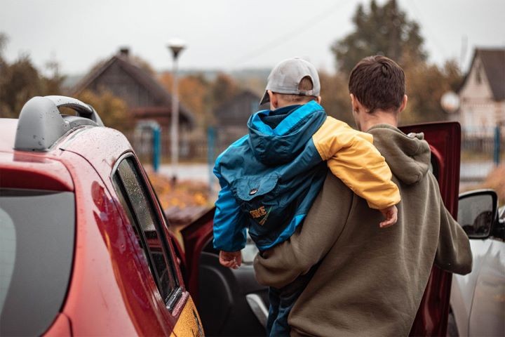 Таксисты и волонтеры из Кобрина на «Крыльях Ангела» примчались в приют аг. Оса и подарили детям чудо