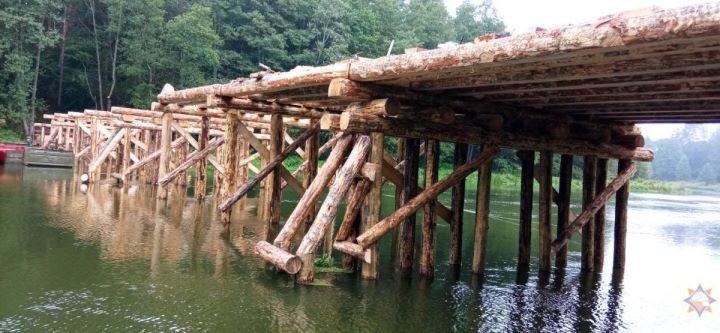 Пинские понтонщики соорудили мост для съёмок фильма