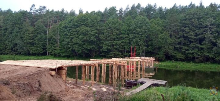 Пинские понтонщики соорудили мост для съёмок фильма